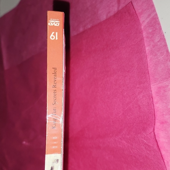 ITEM PHOTO. SHOW LISTING DETAILS PAGE. LISTING  KING  TUT SECRETS REVEALED. - Picture 4 of 4